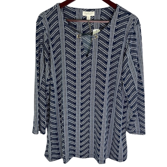 magnolia grace Tops - NWT Magnolia Grace Primmie Key Hole Knit Top XXL